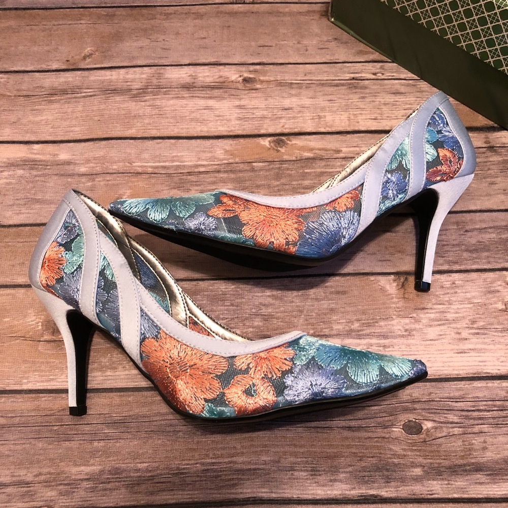 NIB J Renée Elladine pointed toe heel - Picture 7 of 8